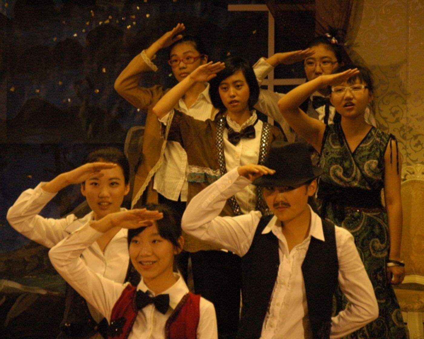 Photo Flash: Beijing Playhouse's SHERLOCK HOLMES AND THE HOUND OF THE BASKERVILLES  Image