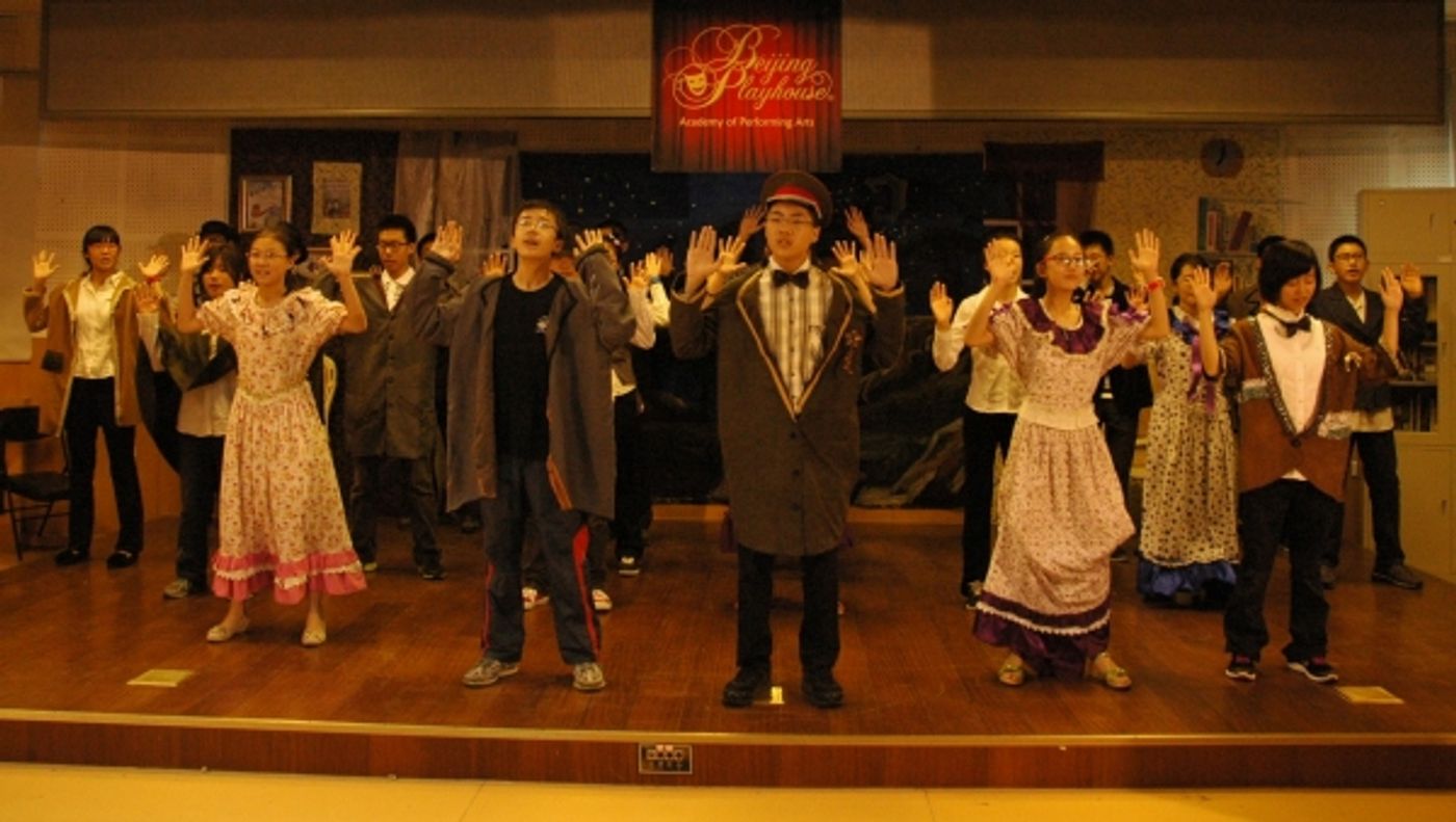 Photo Flash: Beijing Playhouse's SHERLOCK HOLMES AND THE HOUND OF THE BASKERVILLES  Image