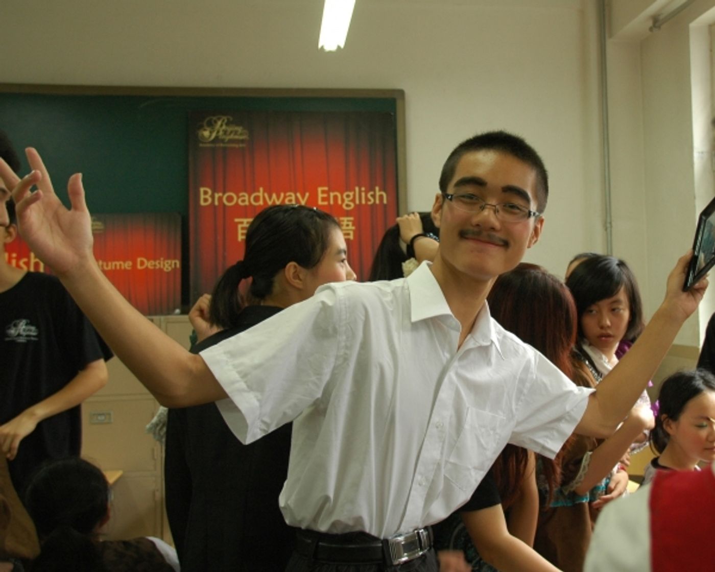 Photo Flash: Beijing Playhouse's SHERLOCK HOLMES AND THE HOUND OF THE BASKERVILLES  Image