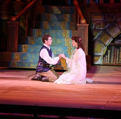 Analisa Leaming, Jay Armstrong Johnson
 Photo