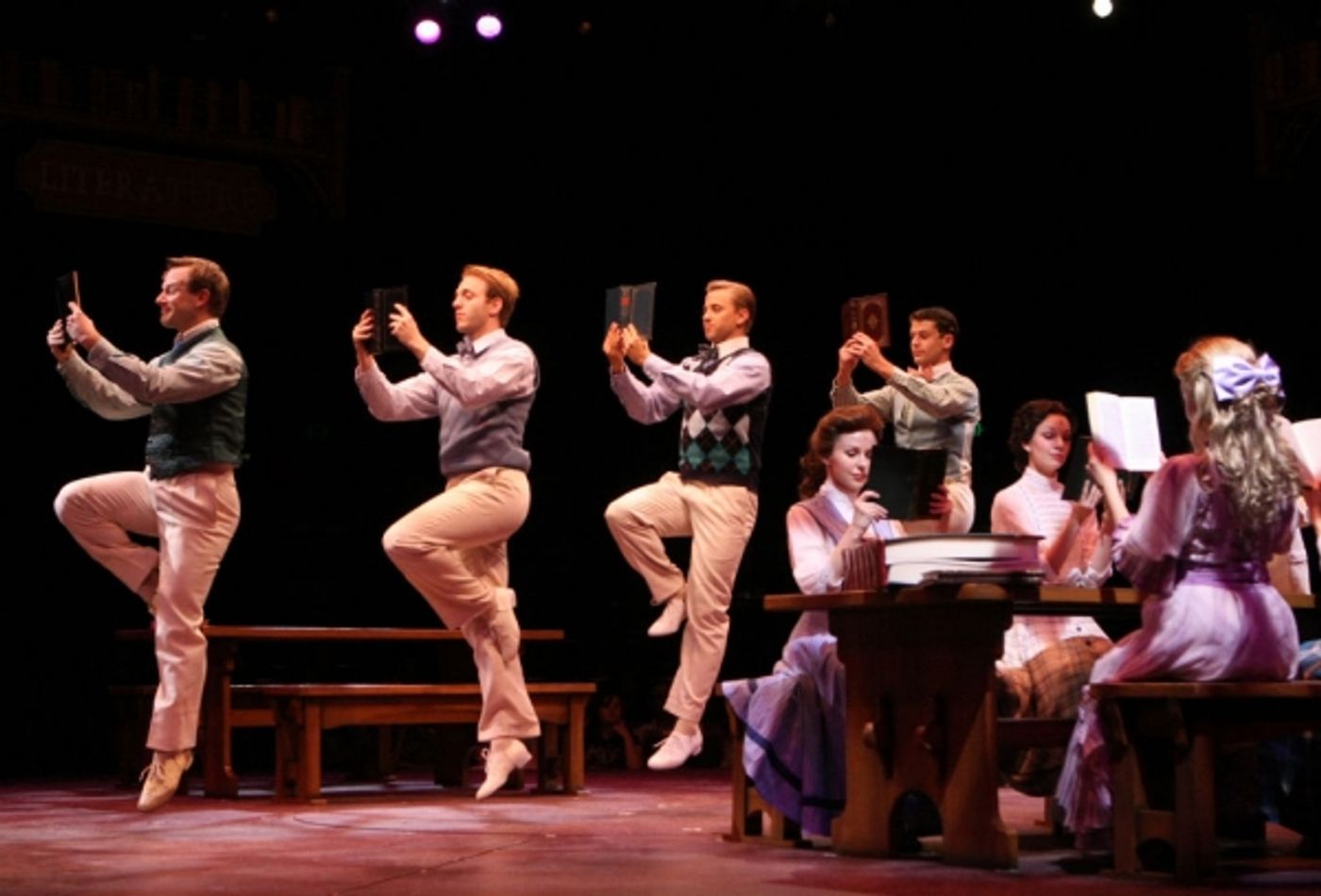 Photo Flash: First Look at Patrick Cassidy, Shirley Jones and More in Music Circus' THE MUSIC MAN  Image