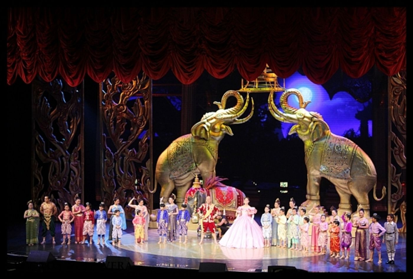 Photo Flash: More Photos from THE KING AND I Press Launch  Image