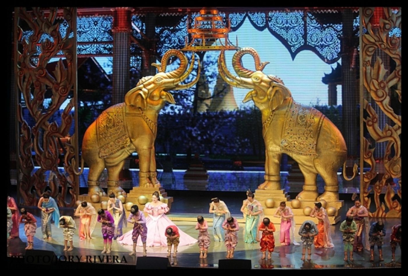 Photo Flash: More Photos from THE KING AND I Press Launch  Image