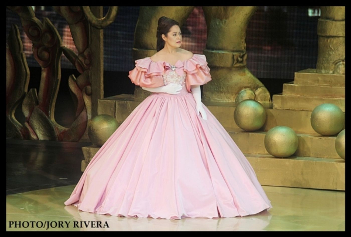 Photo Flash: More Photos from THE KING AND I Press Launch  Image