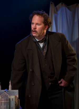 Shuler Hensley Photo