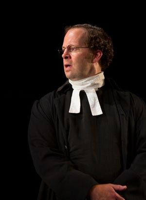 Shuler Hensley Photo