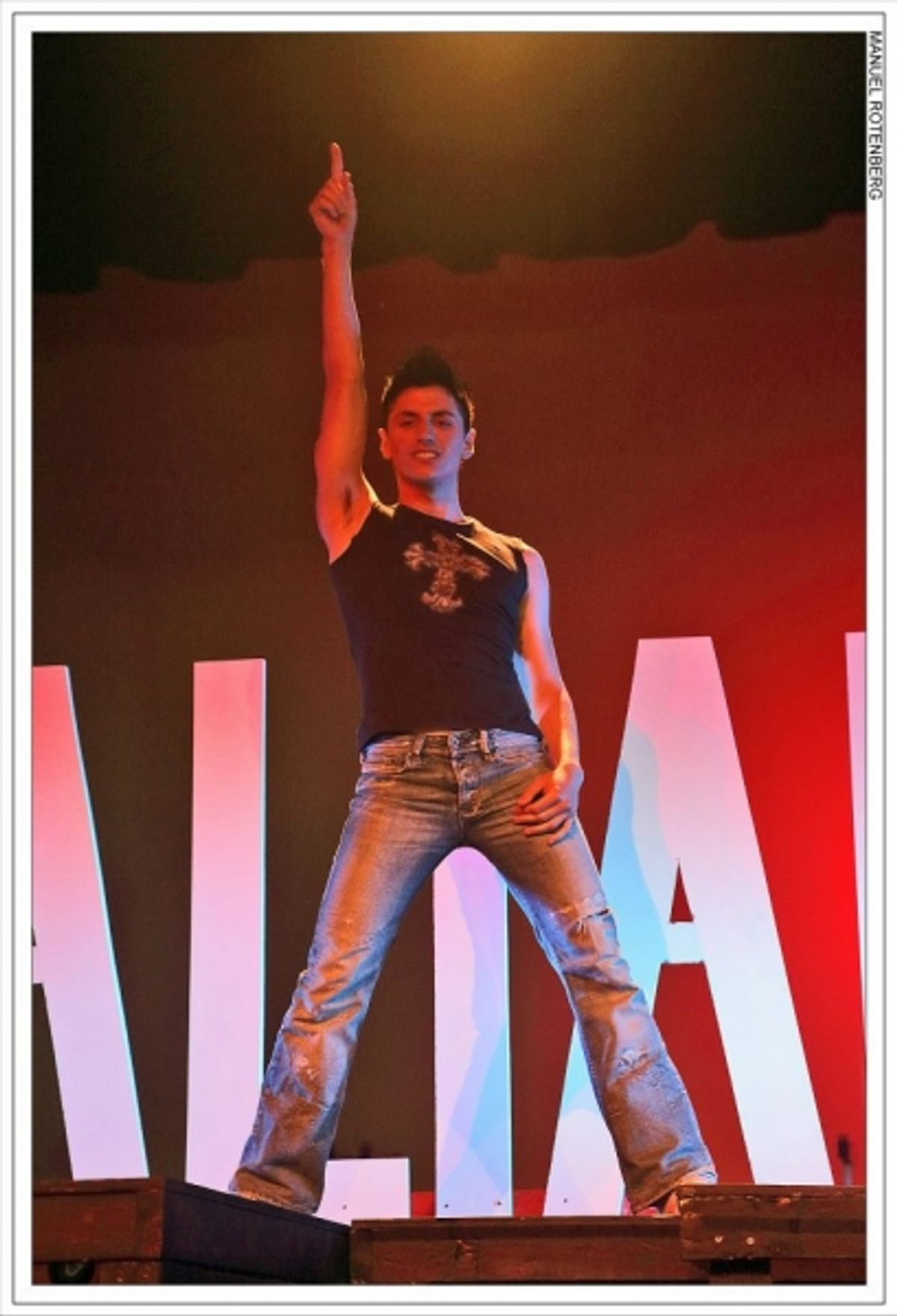 Hanz Enyeart as Matthew at 