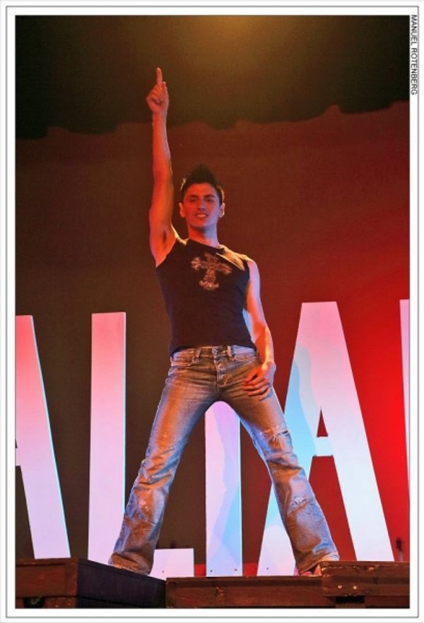 Hanz Enyeart as Matthew Photo