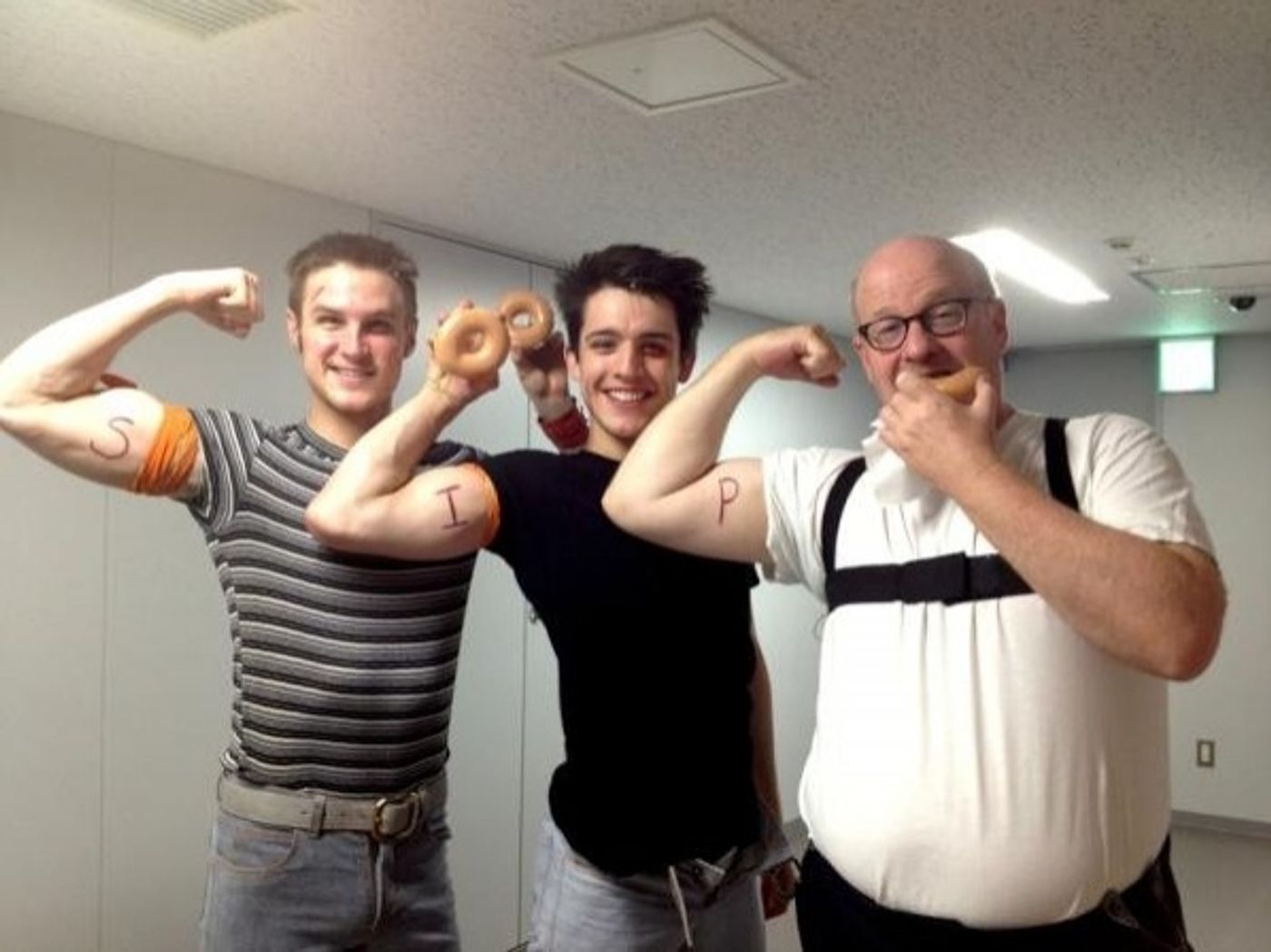 Photo Flash: Saturday Intermission Pics, Aug 4 - 'Respect the Oldsies' of NEWSIES, BRING IT ON and More!  Image