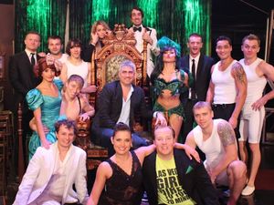 Taylor Hicks with the Cast of ABSINTHE @ BroadwayWorld Taylor Hicks with the Cast of ABSINTHE Photo