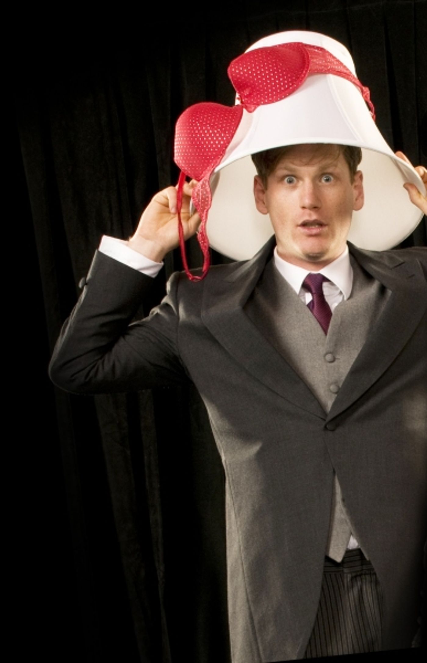 Photo Flash: Sneak Peek at Florida Studio Theatre's PERFECT WEDDING, Opening Tonight  Image