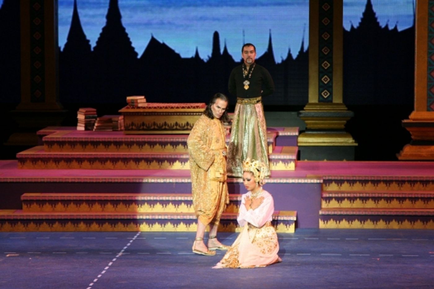 Photo Flash: First Look at Laura Michelle Kelly, Kevin Gray in the Muny's THE KING AND I  Image