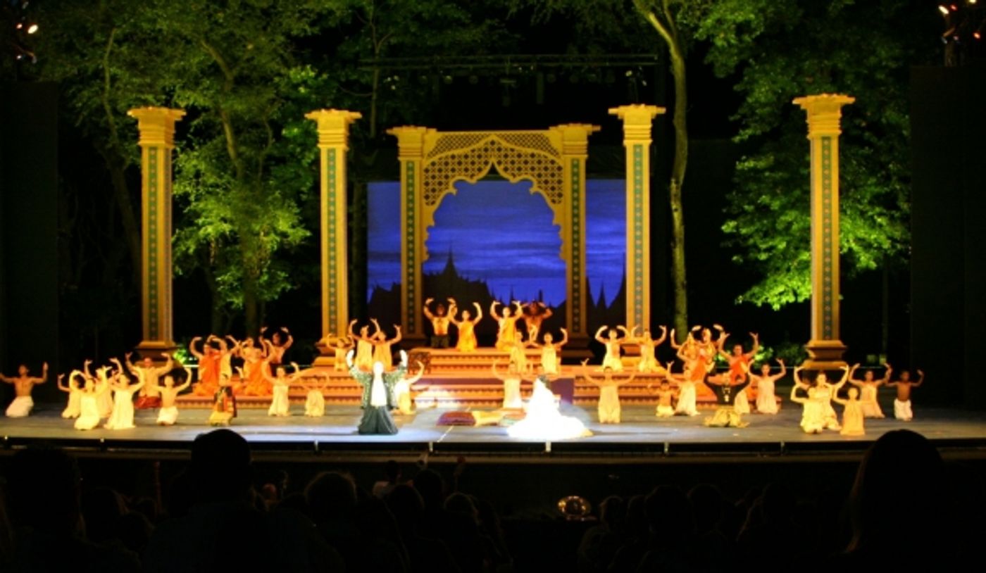 Photo Flash: First Look at Laura Michelle Kelly, Kevin Gray in the Muny's THE KING AND I  Image