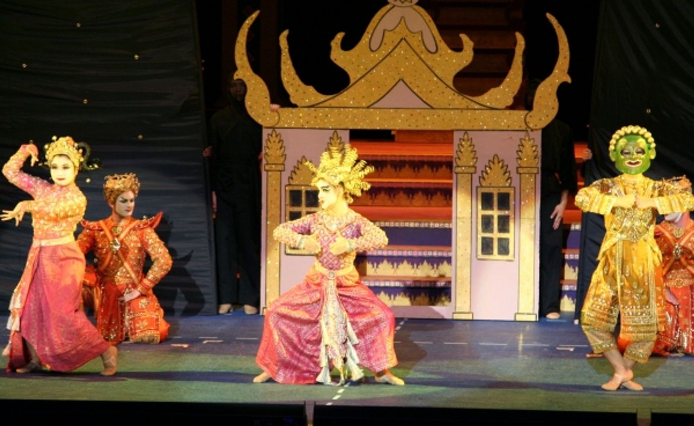 Photo Flash: First Look at Laura Michelle Kelly, Kevin Gray in the Muny's THE KING AND I  Image