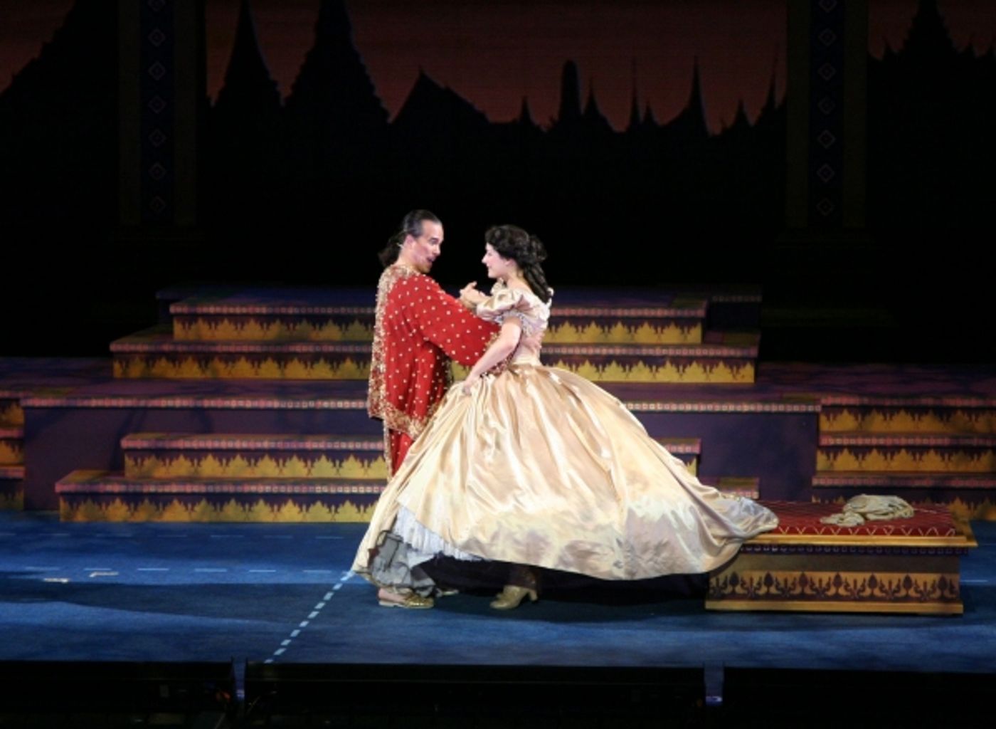 Photo Flash: First Look at Laura Michelle Kelly, Kevin Gray in the Muny's THE KING AND I  Image