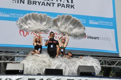 Tony Yazbeck and the cast of Chicago Photo