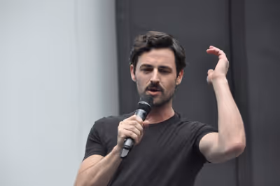 Max Von Essen Photo