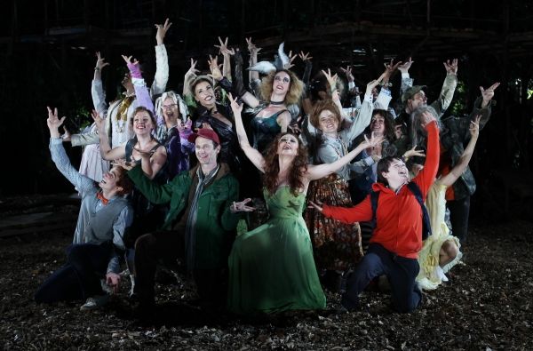 Gideon Glick, Ivan Hernandez, Jessie Mueller, Tina Johnson, Ellen Harvey, Bethany Moo Photo