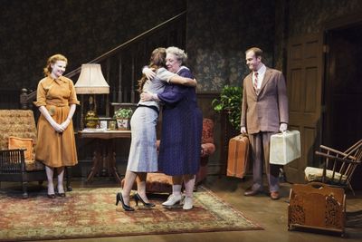  Andrea Lynn Green, Jenny Dare Paulin, Jayne Houdyshell, and Jeremy Bobb  Photo