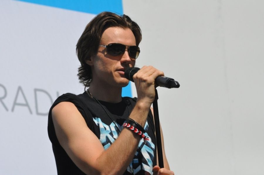 Photo Coverage: NICE WORK, BRING IT ON, and More Perform at Broadway in Bryant Park! Image
