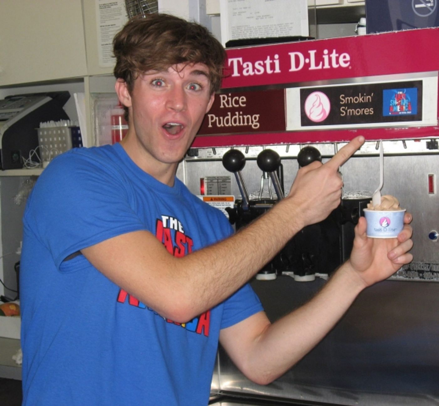 Photo Flash: LAST SMOKER IN AMERICA Cast Celebrates Tasti D-Lite Treat!  Image