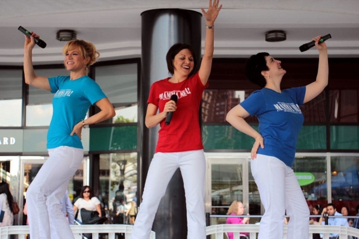  Felicia Finley, Jennifer Noth, Lauren Cohn at 