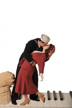 Daniel Hines and Jessica Reiner-Harris Photo