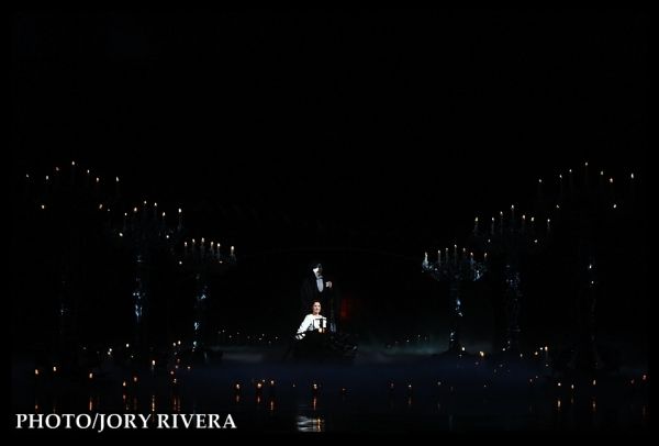  Claire Lyon, Anthony Downing, and the rest of the ensemble Photo