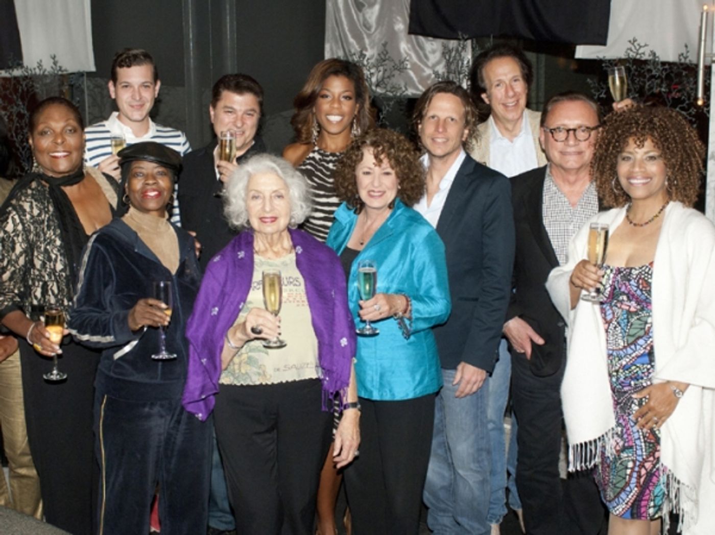 Photo Flash: Jazz Vocalist Nicole Henry Performs at The RRazz Room in San Francisco Photo Flash: Jazz Vocalist Nicole Henry Performs at The RRazz Room in San Francisco Image