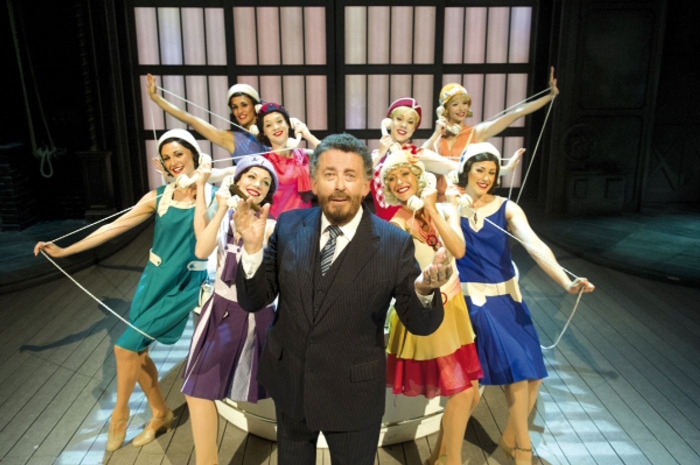 Photo Flash: Sneak Peek at Robert Powell in West End's SINGIN' IN THE RAIN  Image