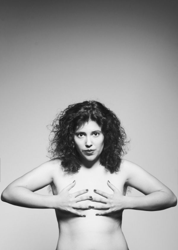 Siobhan O'Loughlin in Natural Novice Photo