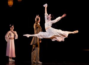 Ballet: MADAME BUTTERFLY. Choreographer: Stanton Welch. Dancers: Amy Fote, Linnar Loo Photo