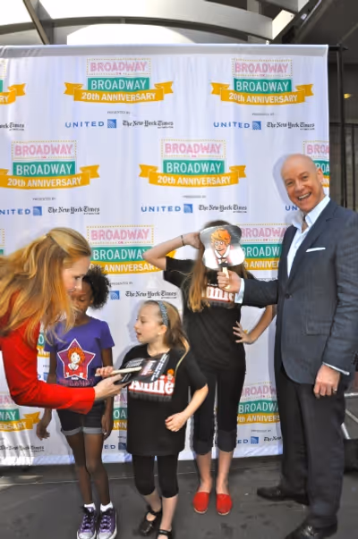  Katie Finneran and Anthony Warlow and the girls of Annie Photo