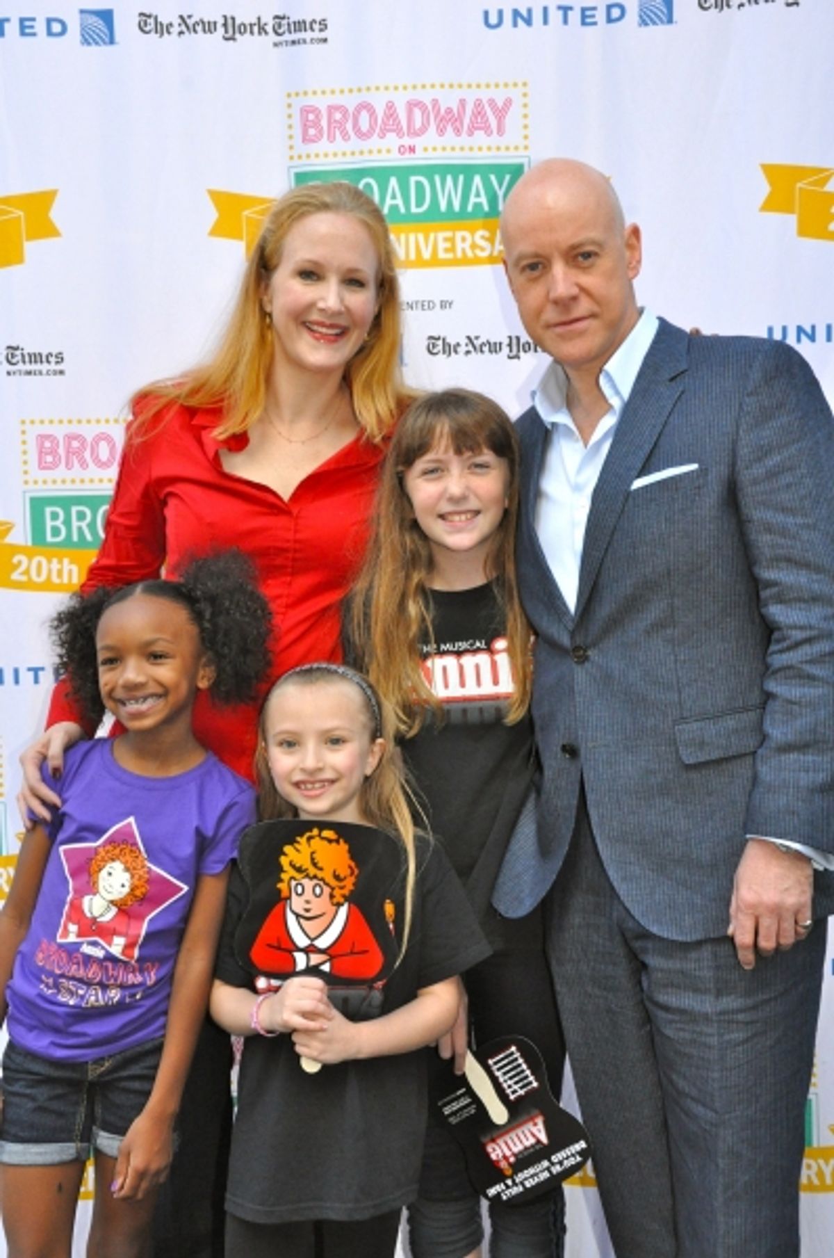  Katie Finneran, Anthony Warlow and the girls of Annie at 