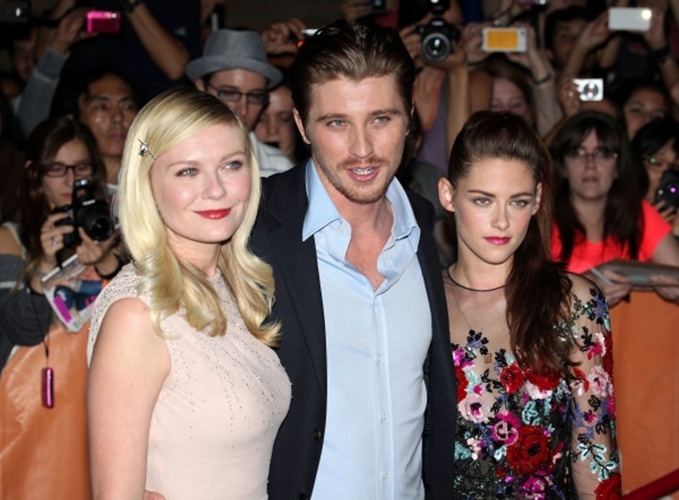 Photo Coverage: Kristen Stewart, Kirsten Dunst on the Red Carpet for ON THE ROAD at TIFF  Image