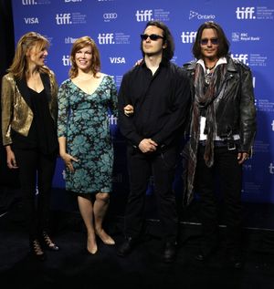  Amy Berg, Lorri Davis, Damien Echols & Johnny Depp Photo