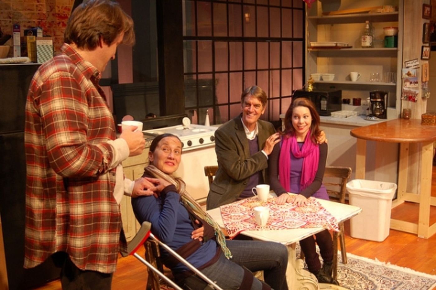 Photo Flash: TIME STANDS STILL at Horizon Theatre Company  Image