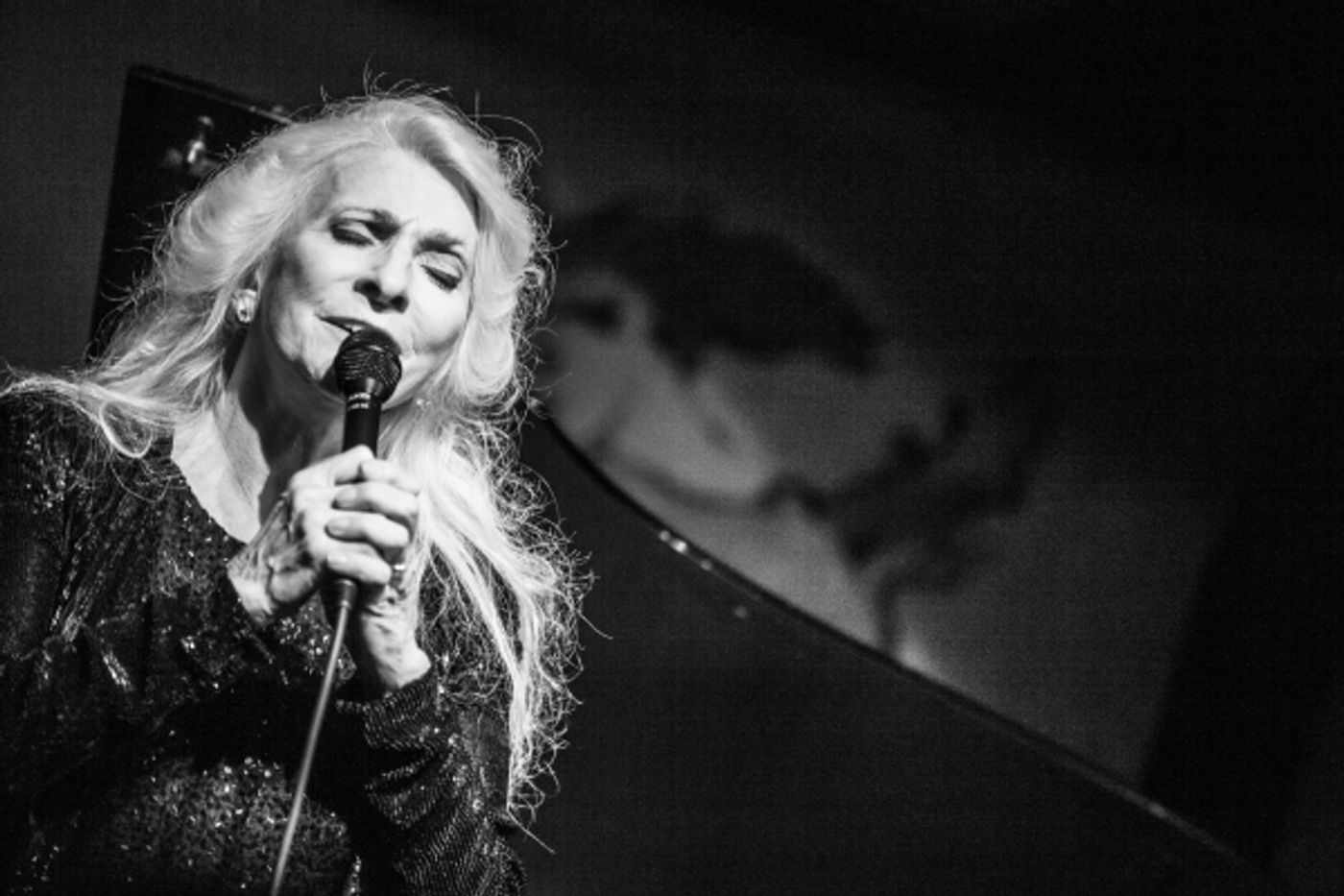 Photo Coverage: Laura Osnes, Woody Harrelson, and More Visit Judy Collins at Cafe Carlyle  Image