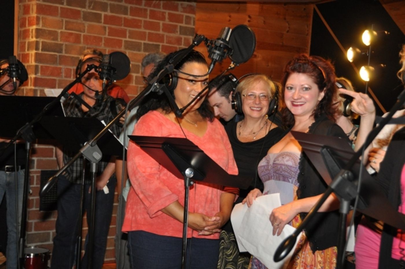 Photo Exclusive: THE PHANTOM OF THE OPERA Cast Sings 'Carols For A Cure'  Image