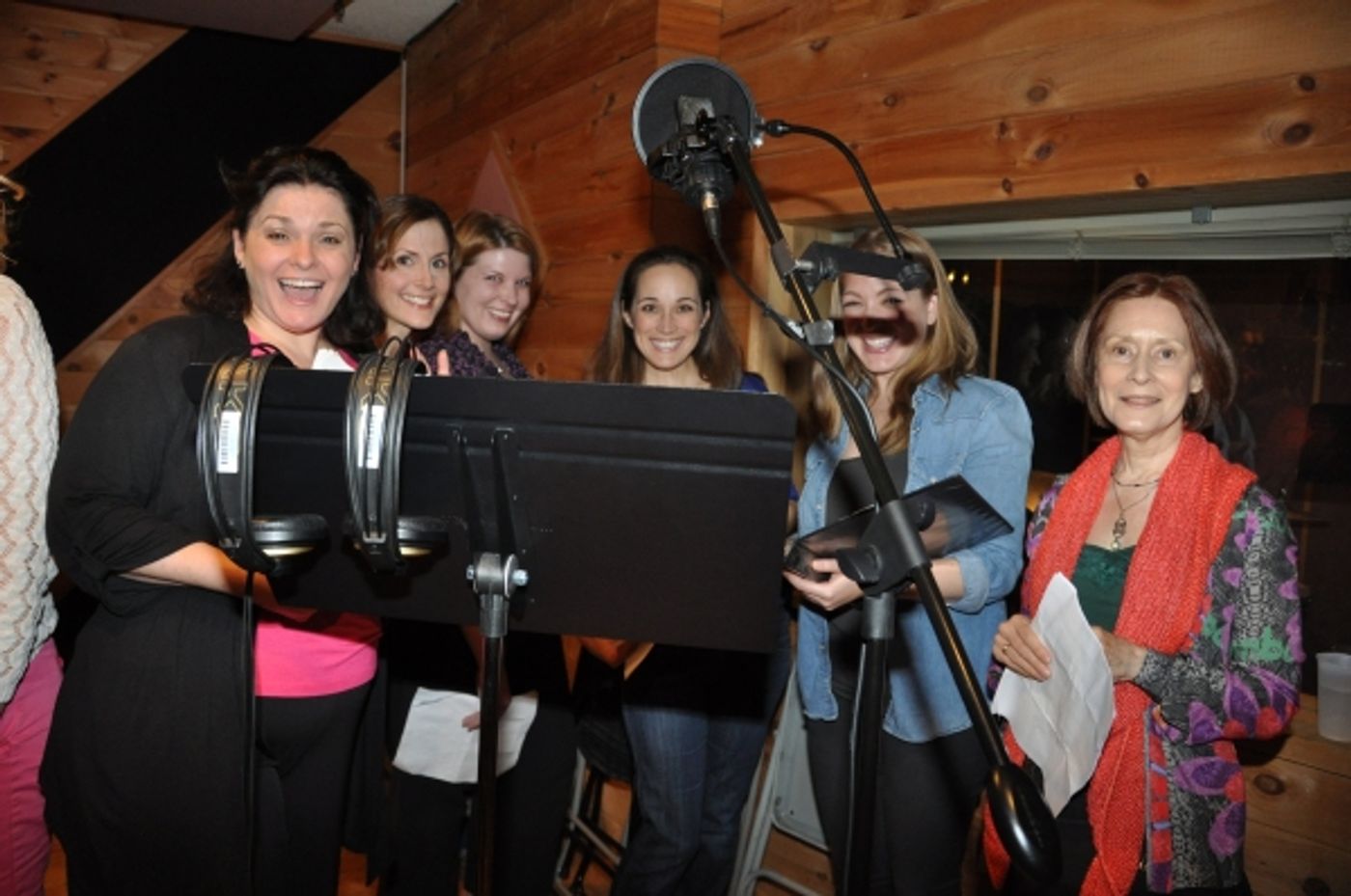 Photo Exclusive: THE PHANTOM OF THE OPERA Cast Sings 'Carols For A Cure'  Image