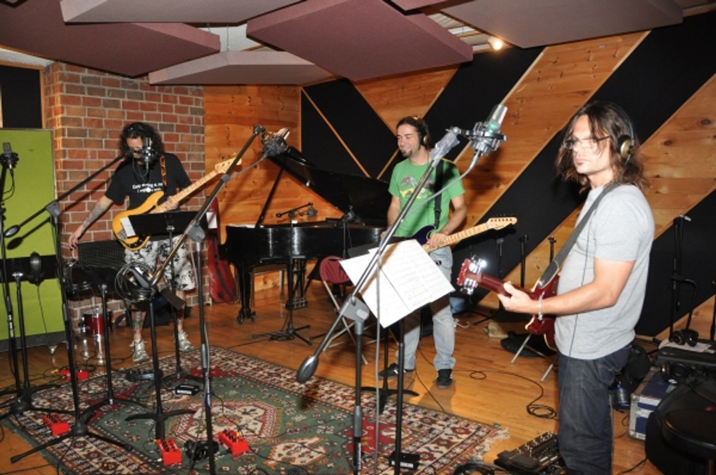 Exclusive Photos: ROCK OF AGES Cast Records 'Carols For A Cure'  Image