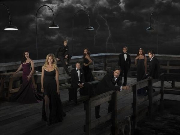  Madeleine Stowe as Victoria Grayson, Emily VanCamp as Emily Thorne, Gabriel Mann as  Photo