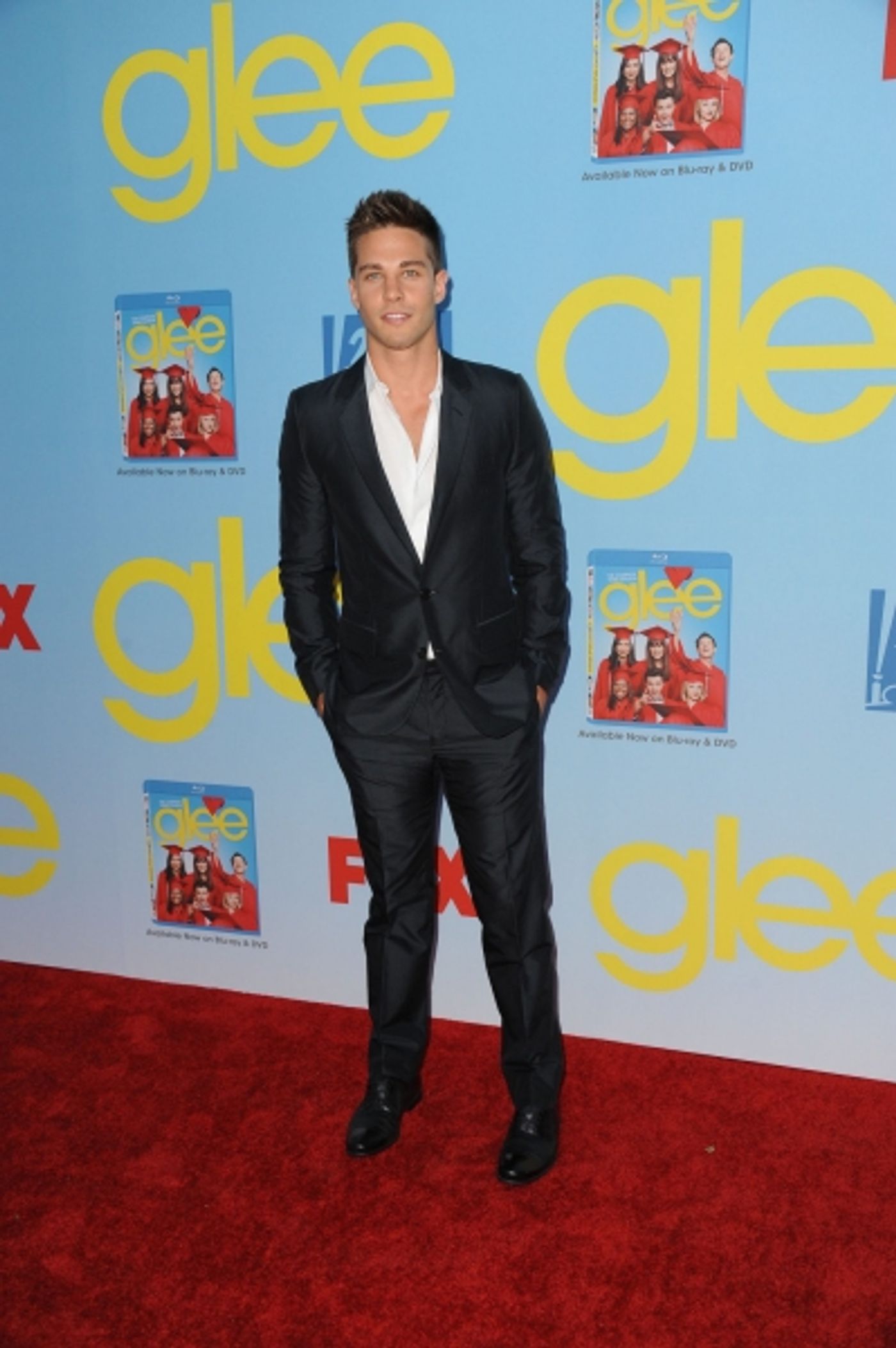 Photo Flash: GLEE Season Four Premiere Red Carpet Arrivals - Lea Michele, Kate Hudson, Darren Criss and More! Photo Flash: GLEE Season Four Premiere Red Carpet Arrivals - Lea Michele, Kate Hudson, Darren Criss and More! Image