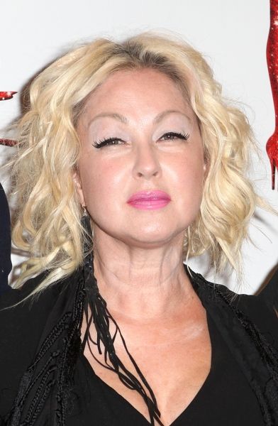 Photo Coverage: Harvey Fierstein, Cyndi Lauper and the KINKY BOOTS Cast Meet the Press - Check it Out! — photo 3 of 23