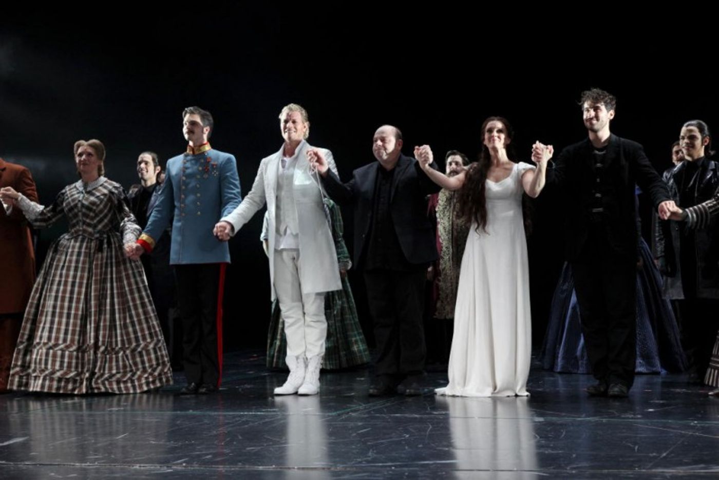 Photo Coverage: ELISABETH feiert Gala-Premiere im Wiener Raimund Theater  Image