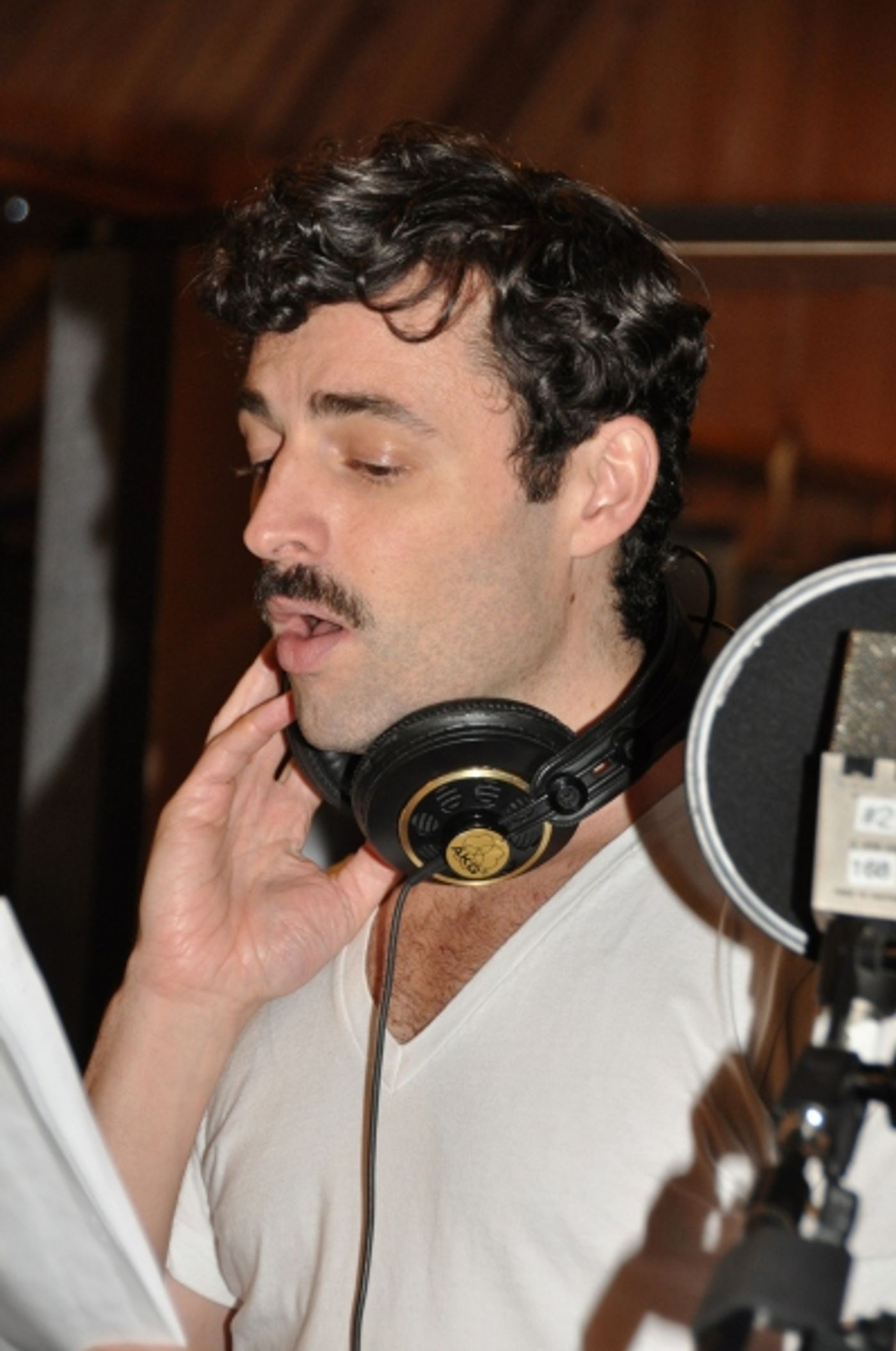 Photo Exclusive: Michael Cerveris, Elena Roger, Max von Essen and EVITA Cast Sing 'Carols For A Cure' Image