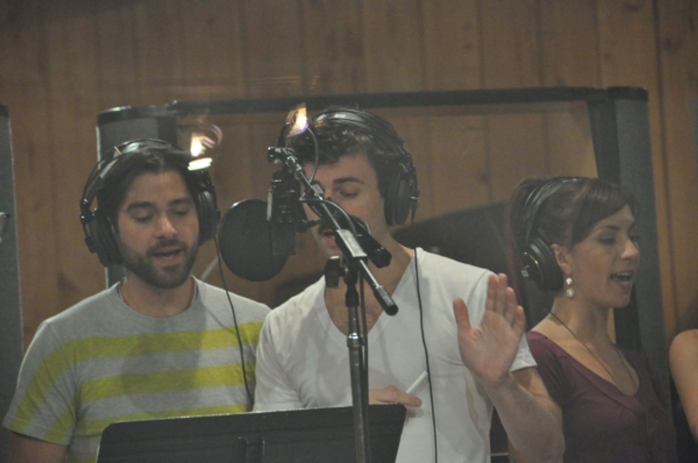 Photo Exclusive: Michael Cerveris, Elena Roger, Max von Essen and EVITA Cast Sing 'Carols For A Cure' Image