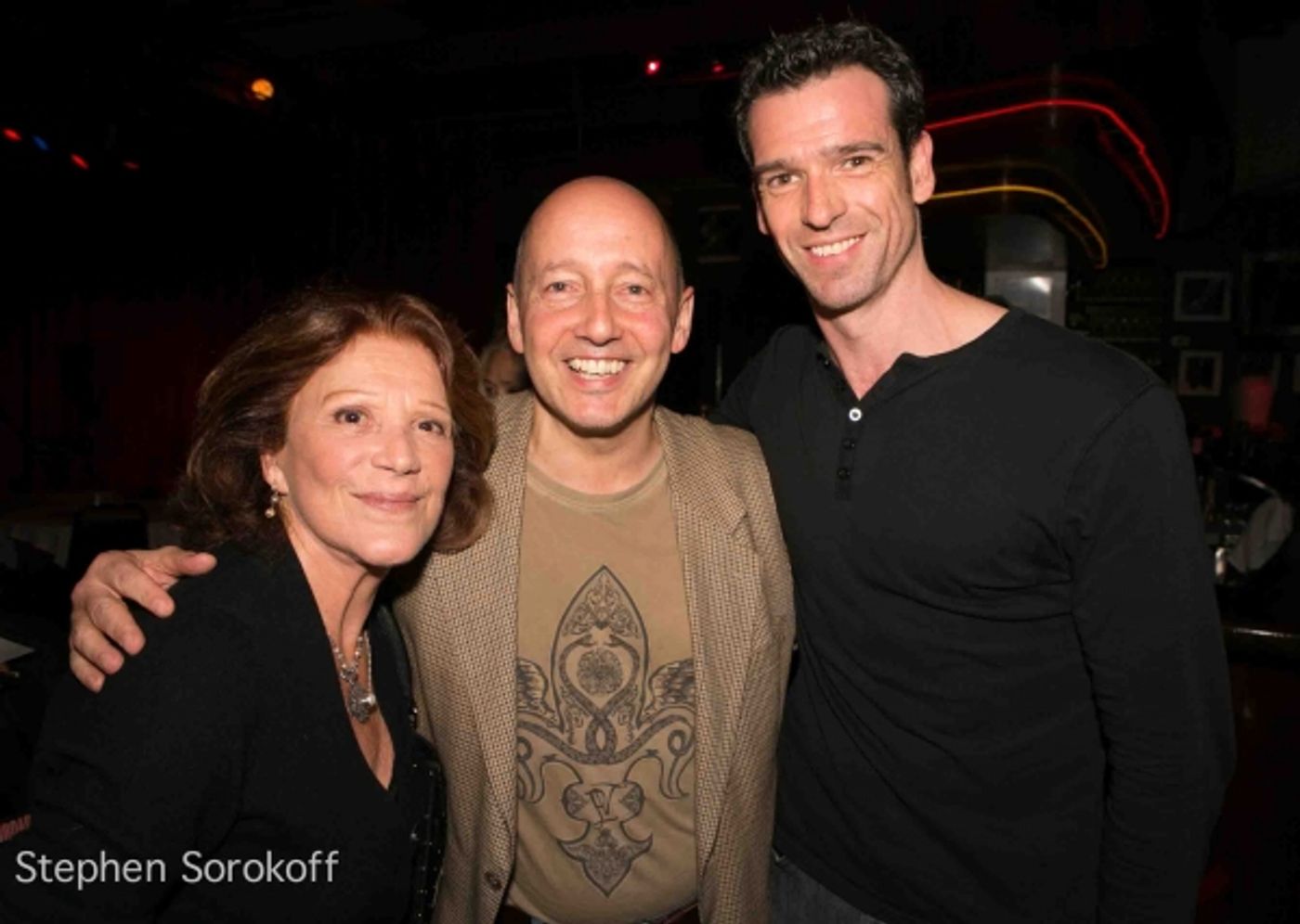 Photo Flash: Steve Bakunas Paints Linda Lavin for 'Portrait of an Artist'  Image