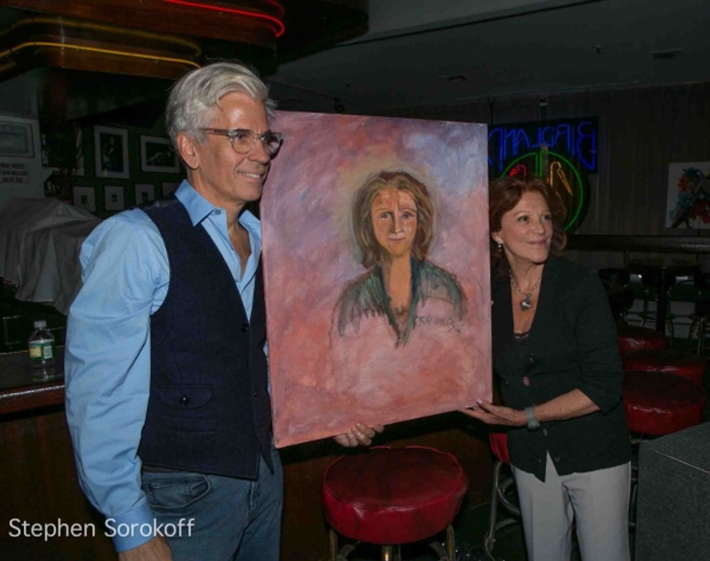Photo Flash: Steve Bakunas Paints Linda Lavin for 'Portrait of an Artist'  Image