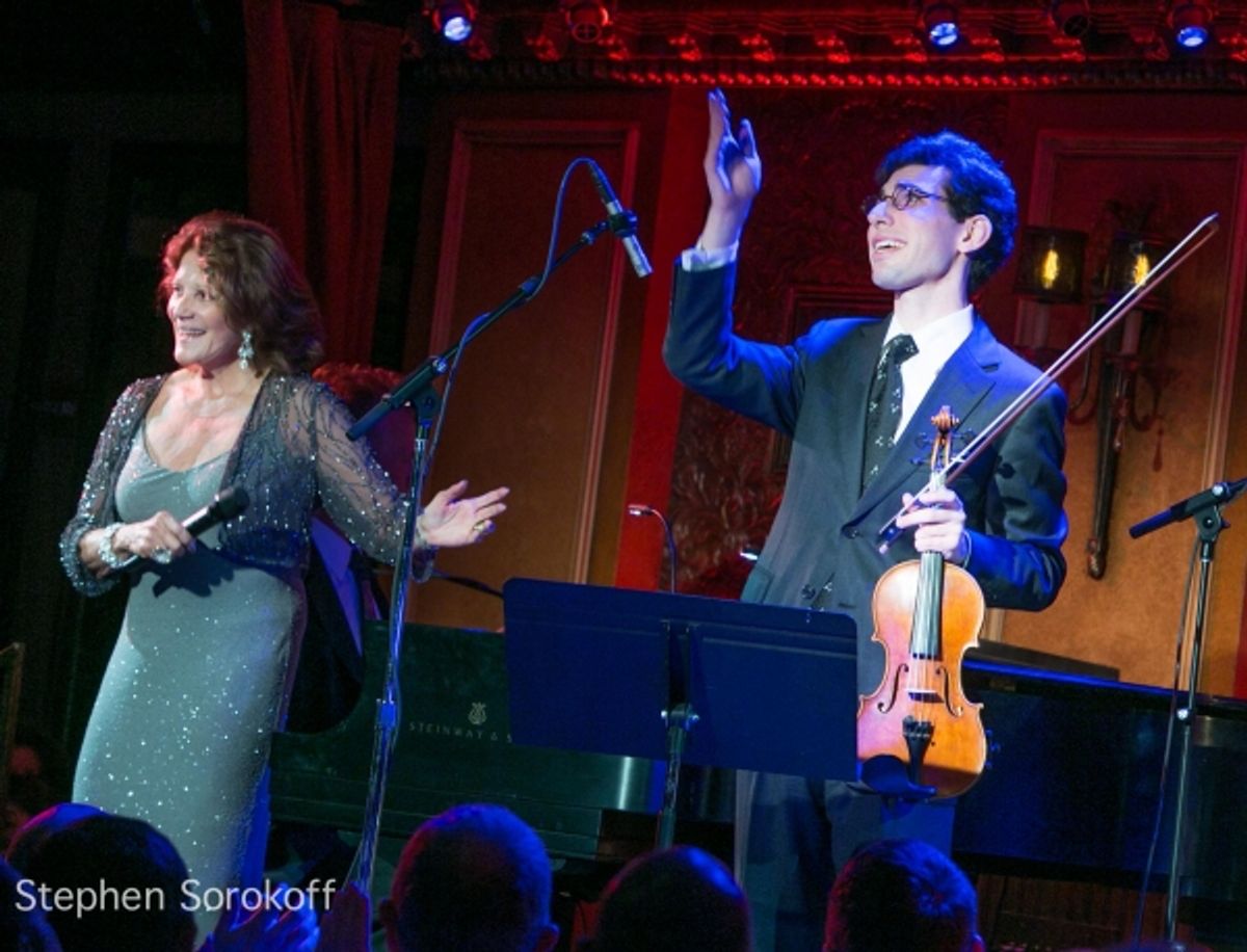 Linda Lavin  

Date Of Birth:
October 15, 1937 (74)
Birth Place:
Portland, ME, USA
Gender:
Female
 at 